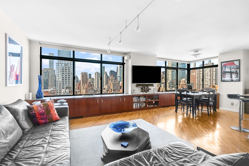 400 East 70th Street 2302, Upper East Side, Upper East Side, NYC - 2 Bedrooms  
2 Bathrooms  
4.5 Rooms - 