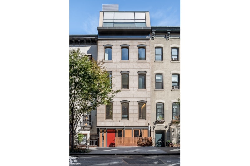 251 East 61st Street, Upper East Side, Upper East Side, NYC - 5 Bedrooms  
5.5 Bathrooms  
12 Rooms - 