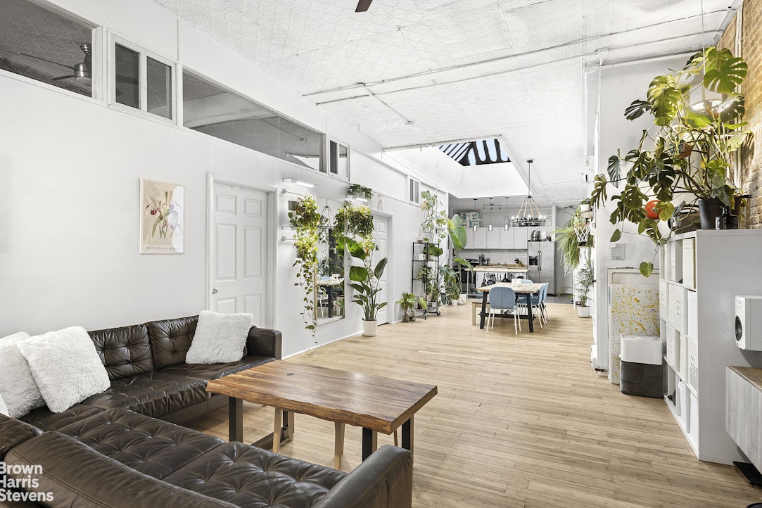 Photo 1 of 20 Warren Street Ph, Tribeca, NYC, $11,500, Web #: 23444672