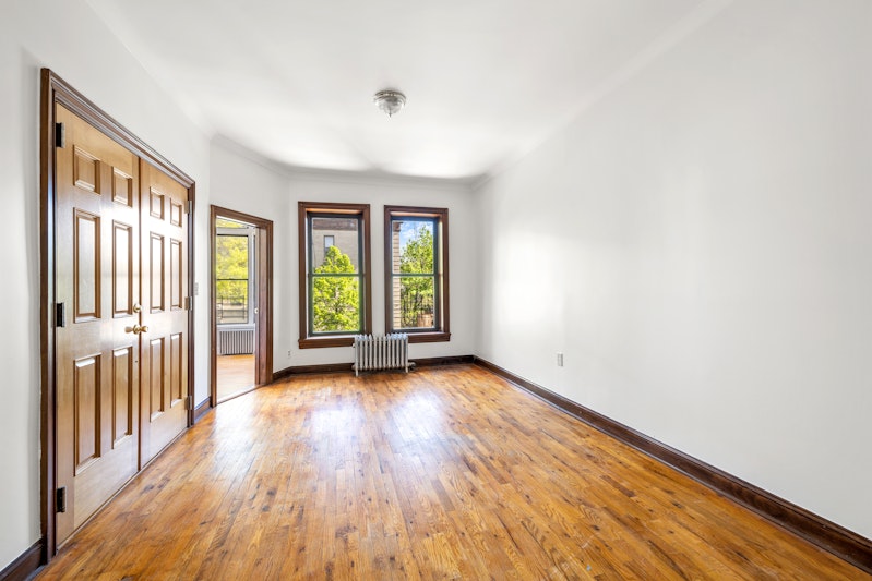 606 Lincoln Place, Crown Heights, Brooklyn, New York - 2 Bedrooms  
1 Bathrooms  
4 Rooms - 