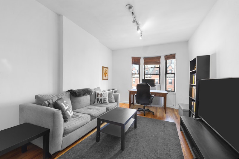203 West 103rd Street 4B, Upper West Side, Upper West Side, NYC - 1 Bedrooms  
1 Bathrooms  
3 Rooms - 