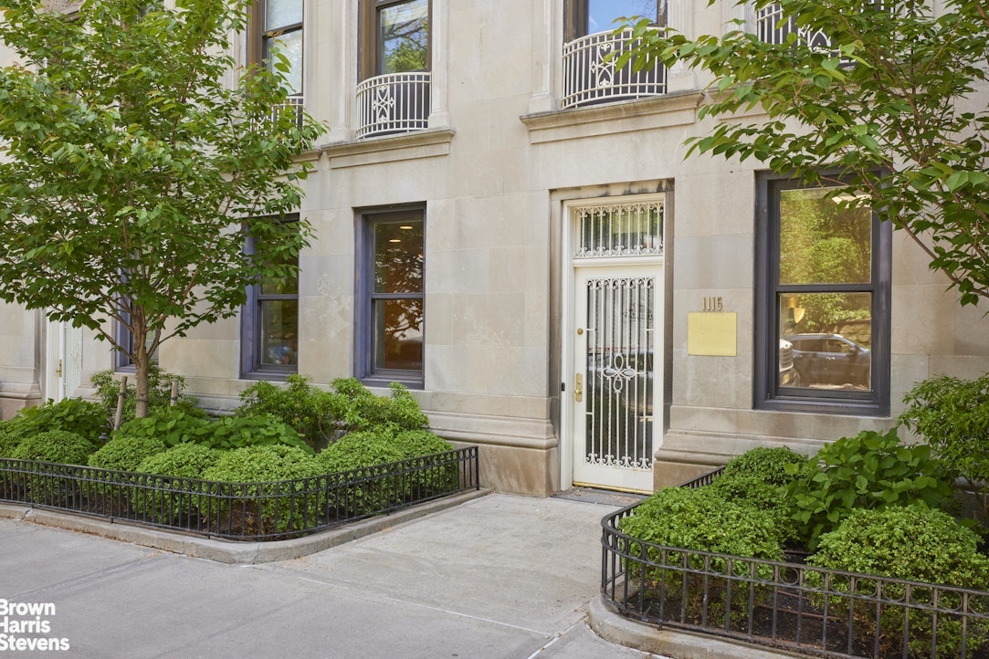 Photo 1 of 1115 Fifth Avenue 1A, Upper East Side, NYC, $12,000, Web #: 23449654