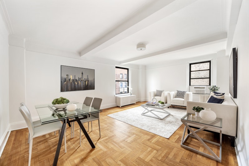 415 Central Park West 6B, Upper West Side, Upper West Side, NYC - 2 Bedrooms  
2 Bathrooms  
4.5 Rooms - 