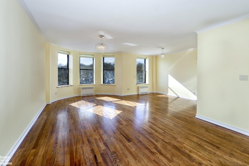 137 Central Park North 5B, South Harlem, Upper Manhattan, NYC - 2 Bedrooms  
1 Bathrooms  
4.5 Rooms - 