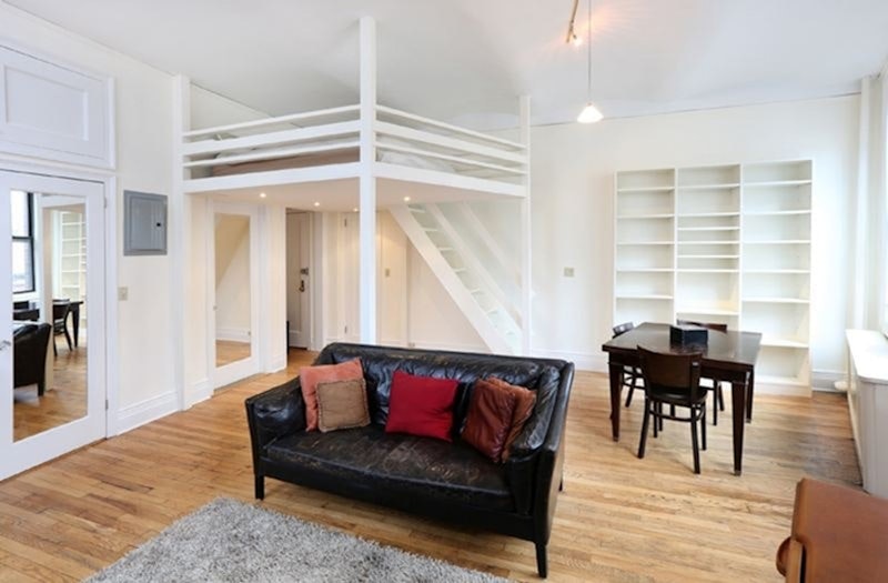 1 Sheridan Square 6D, West Village, Downtown, NYC - 1 Bathrooms  
2 Rooms - 