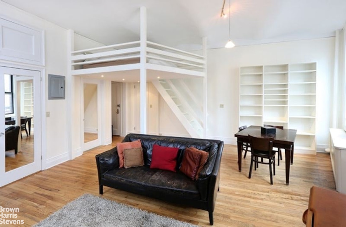Photo 1 of 1 Sheridan Square 6D, West Village, NYC, $5,000, Web #: 23451497