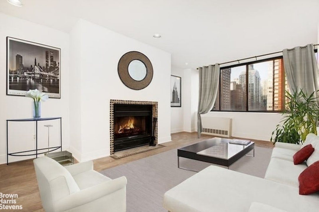 Photo 1 of 300 East 90th Street 9B, Upper East Side, NYC, $720,000, Web #: 23452052