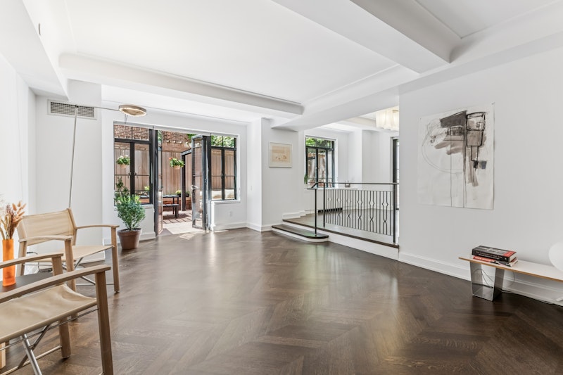 130 West 12th Street 1A, Greenwich Village, Downtown, NYC - 1 Bedrooms  
1 Bathrooms  
3 Rooms - 