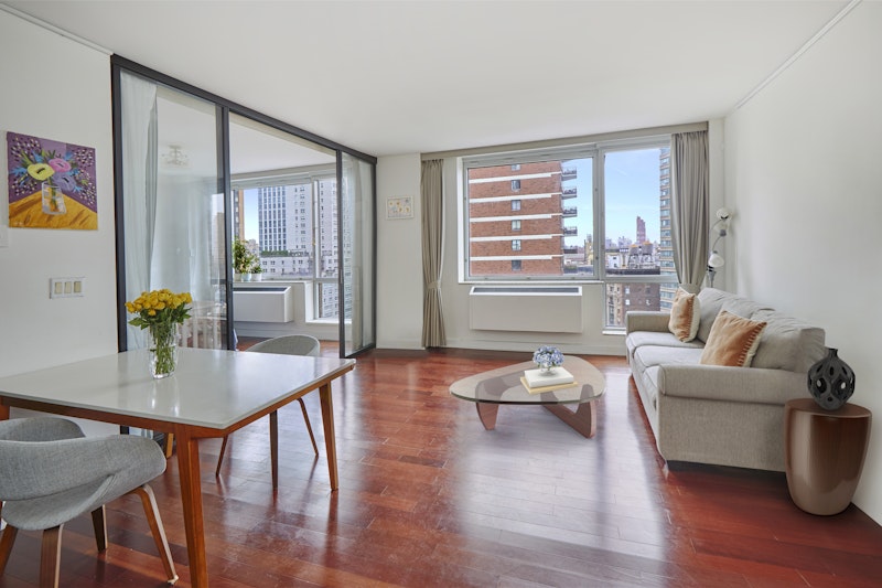 1965 Broadway 19G, Upper West Side, Upper West Side, NYC - 1 Bedrooms  
2 Bathrooms  
4 Rooms - 