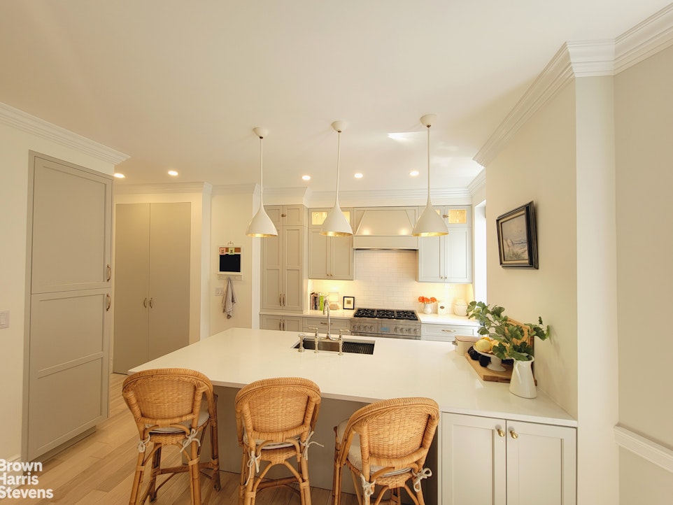 Photo 1 of 61 Pierrepont Street 64, Brooklyn Heights, New York, $11,500, Web #: 23454469