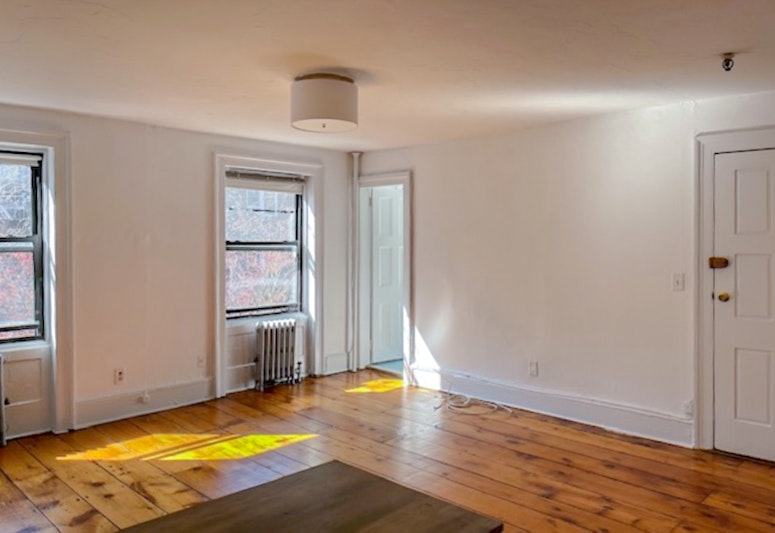 Rental Property at 44 Willow Street 3R, Brooklyn Heights, Brooklyn, New York - Bathrooms: 1 
Rooms: 2  - $2,350 MO.