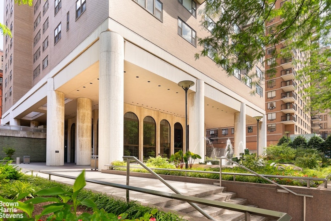 60 East 8th Street Greenwich Village New York NY 10003
