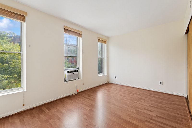 Rental Property at 646 Union Street 3, Park Slope, Brooklyn, New York - Bedrooms: 1 
Bathrooms: 1 
Rooms: 3  - $3,000 MO.