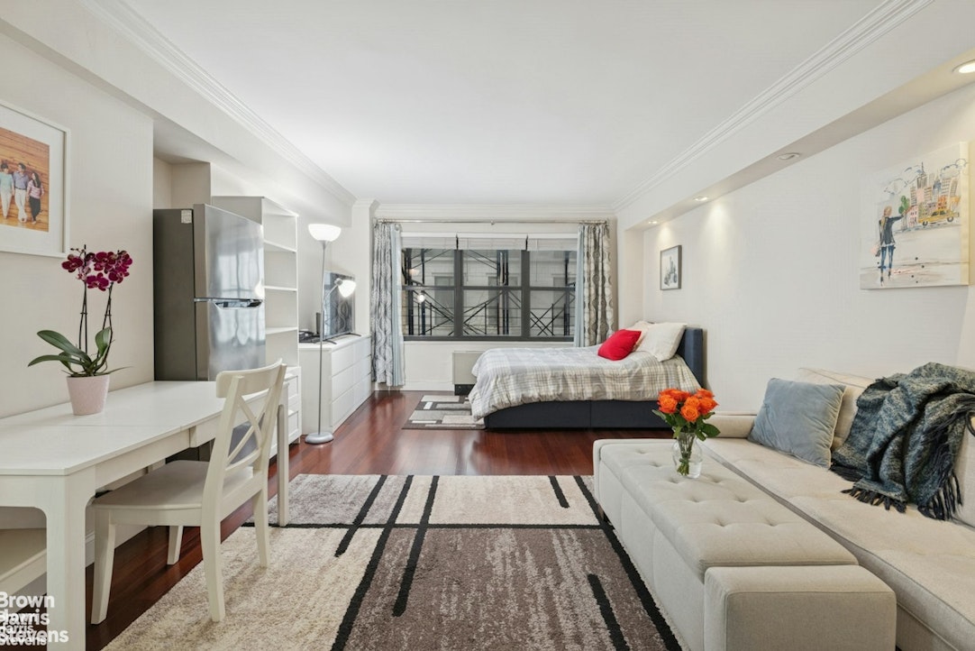 Photo 1 of 140 East 56th Street 3G, Midtown East, NYC, $595,000, Web #: 23458797