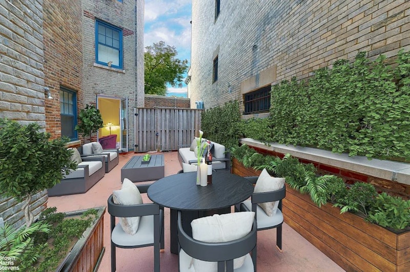Rental Property at 22 Riverside Drive 1B, Upper West Side, Upper West Side, NYC - Bedrooms: 1 
Bathrooms: 1 
Rooms: 3  - $6,950 MO.