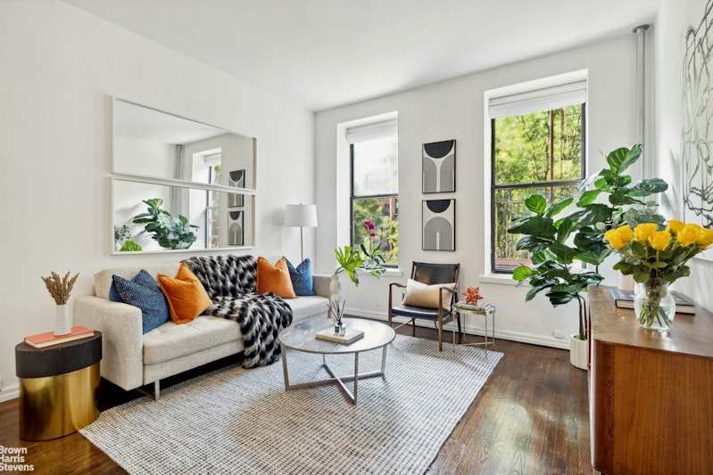 323 East 8th Street 2A, East Village, Downtown, NYC - 1 Bathrooms  
3 Rooms - 