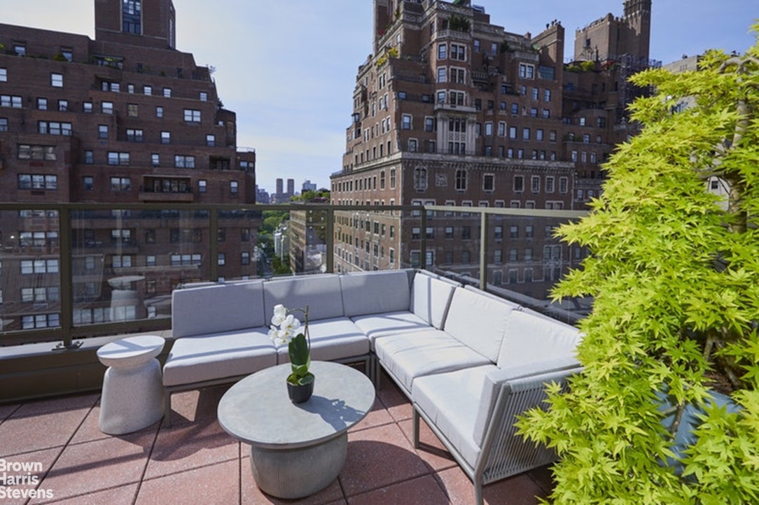 Photo 1 of 715 Park Avenue 16Bd, Upper East Side, NYC, $7,995,000, Web #: 23459787