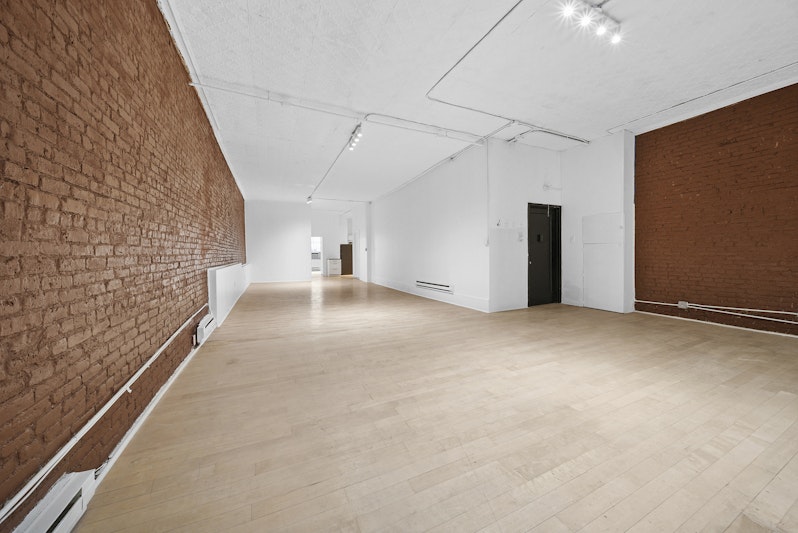 Rental Property at 20 Warren Street 3, Tribeca, Downtown, NYC - Bedrooms: 2 
Bathrooms: 2 
Rooms: 5  - $9,500 MO.