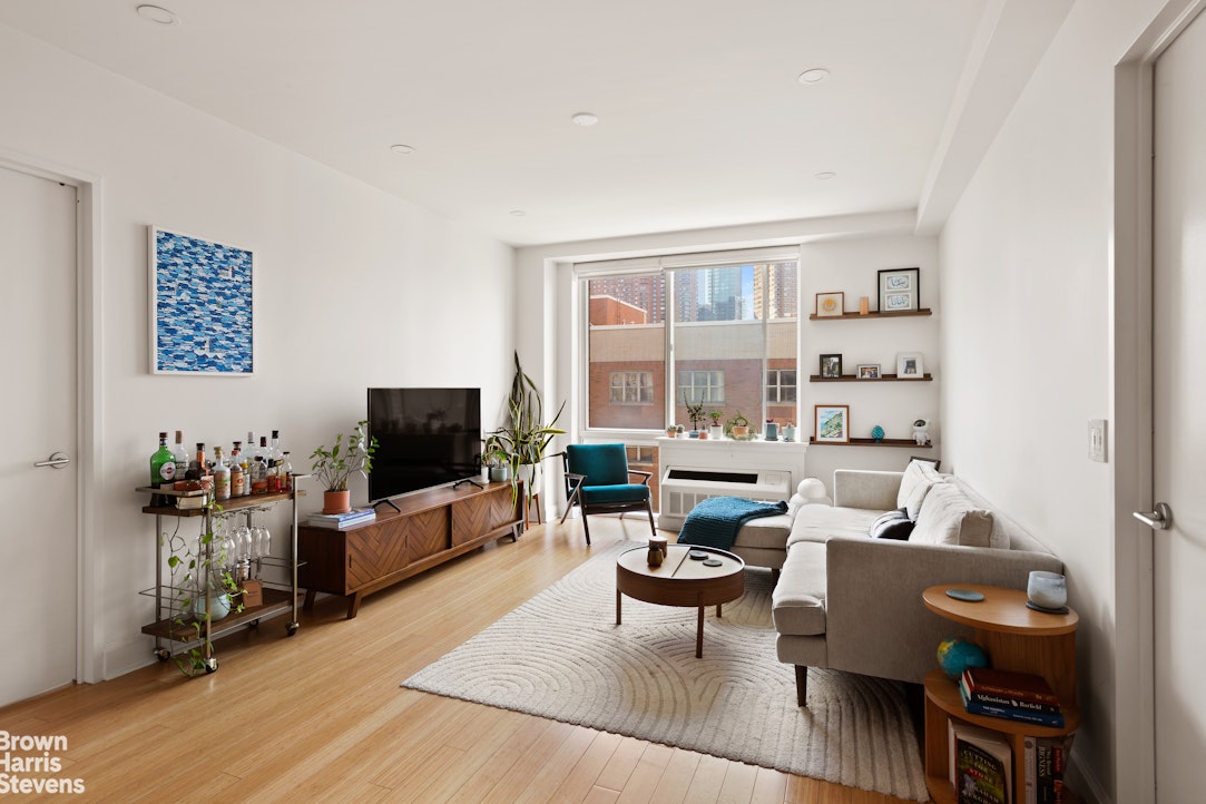 Photo 1 of 505 West 47th Street Ph2s, Midtown West, NYC, $1,695,000, Web #: 23461075