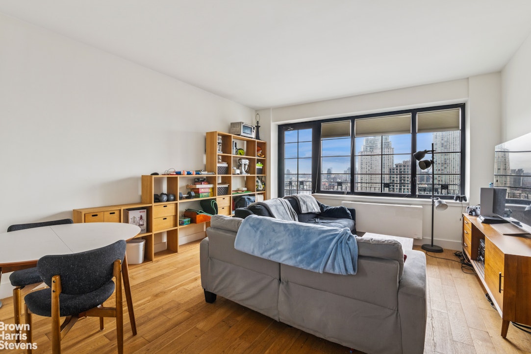 Photo 1 of 27 -21 44th Drive 2302, Long Island City, New York, $8,000, Web #: 23467280