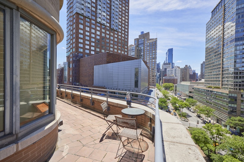 2000 Broadway 10F, Upper West Side, Upper West Side, NYC - 2 Bedrooms  
2 Bathrooms  
4 Rooms - 