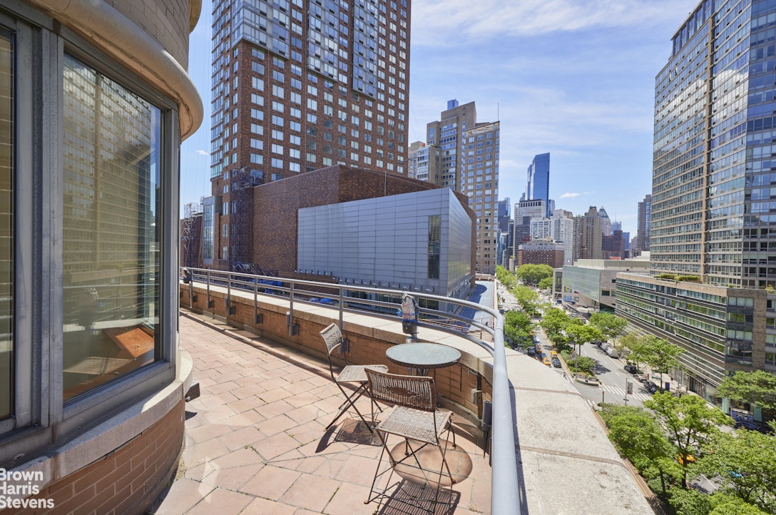Photo 1 of 2000 Broadway 10F, Upper West Side, NYC, $10,850, Web #: 23468249