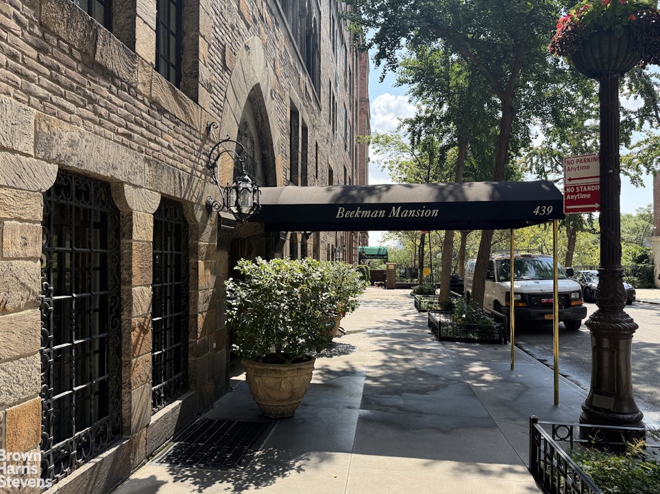 439 East 51st Street 7B Beekman Place New York NY 10022