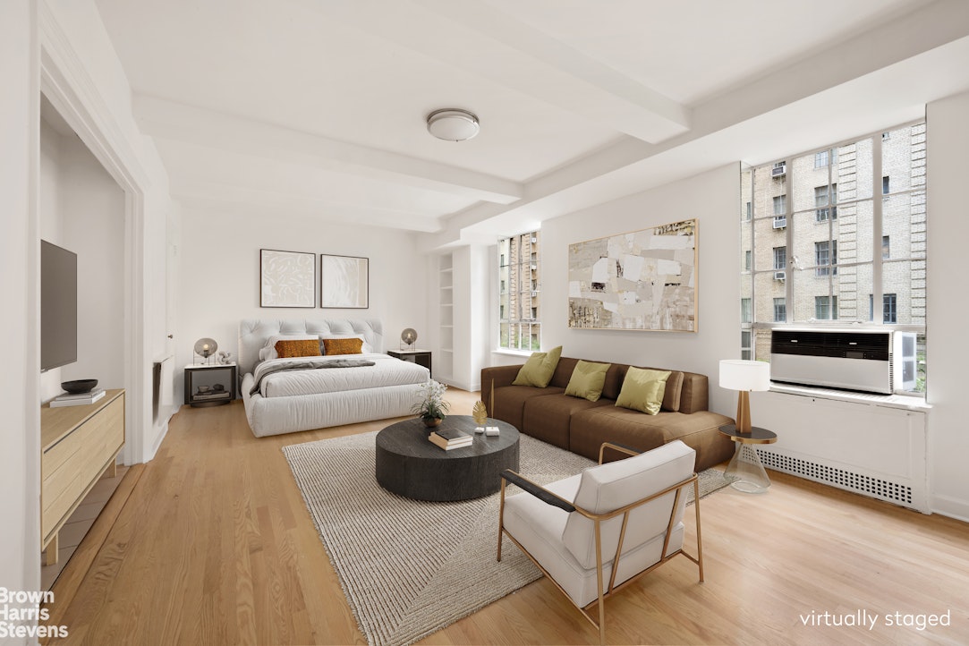 Photo 1 of 350 West 57th Street 2E, Midtown West, NYC, $650,000, Web #: 23472593