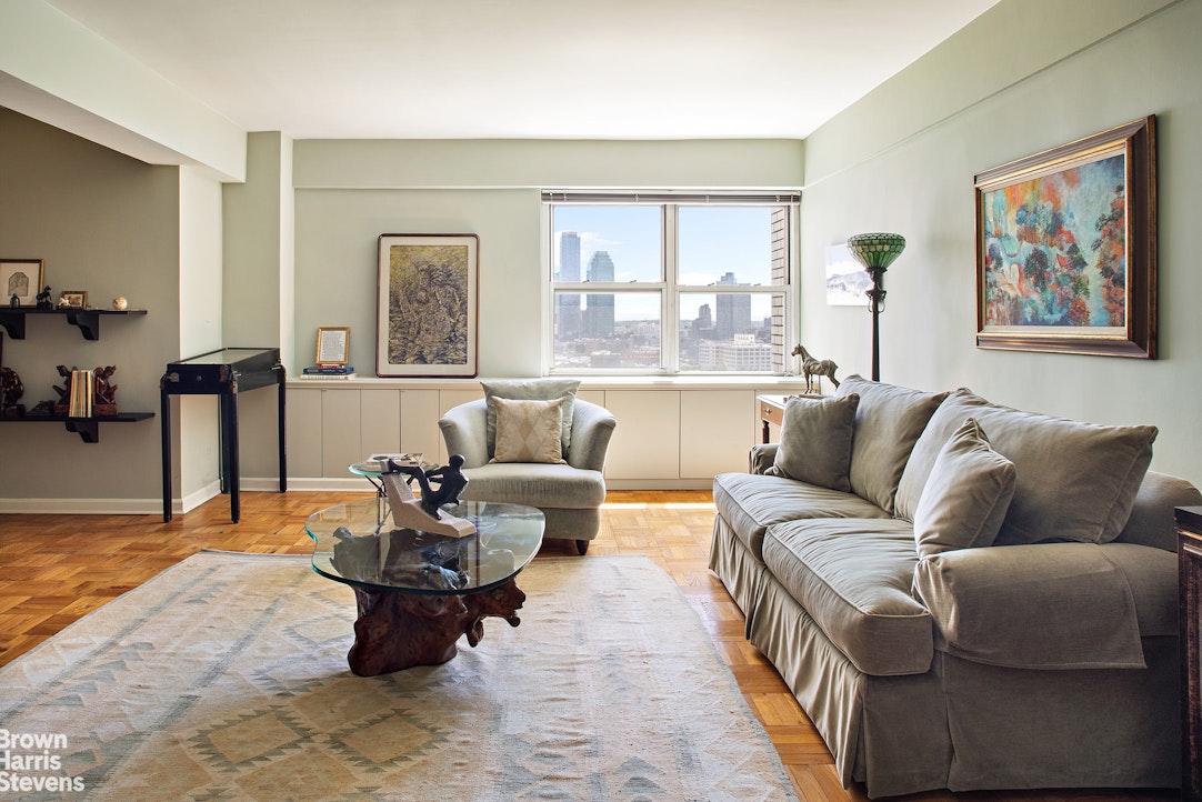 Photo 1 of 45 Sutton Place South 20G, Midtown East, NYC, $750,000, Web #: 23474937