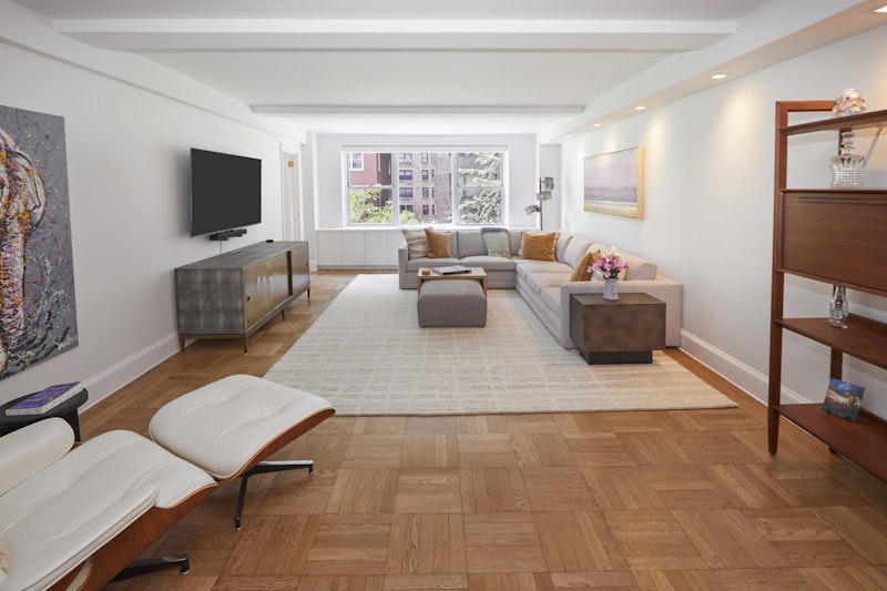 235 East 73rd Street 5C, Upper East Side, Upper East Side, NYC - 2 Bedrooms  
2 Bathrooms  
4.5 Rooms - 