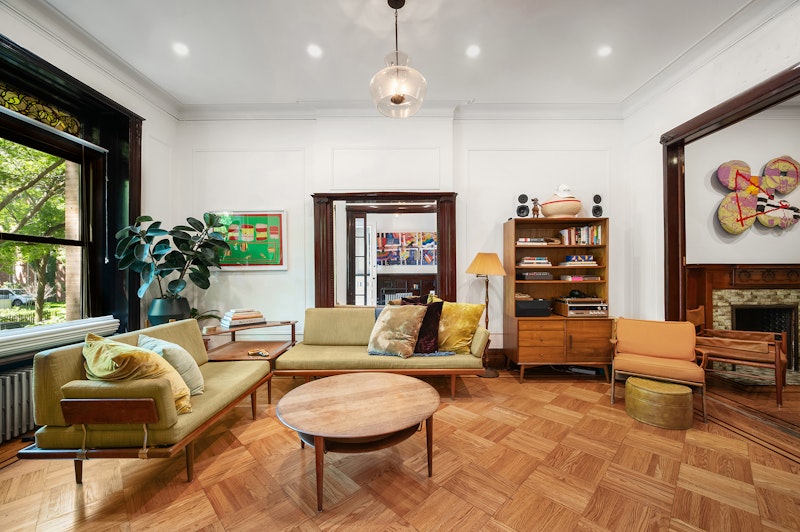 833 Prospect Place 2, Crown Heights, Brooklyn, New York - 4 Bedrooms  
2.5 Bathrooms  
8 Rooms - 