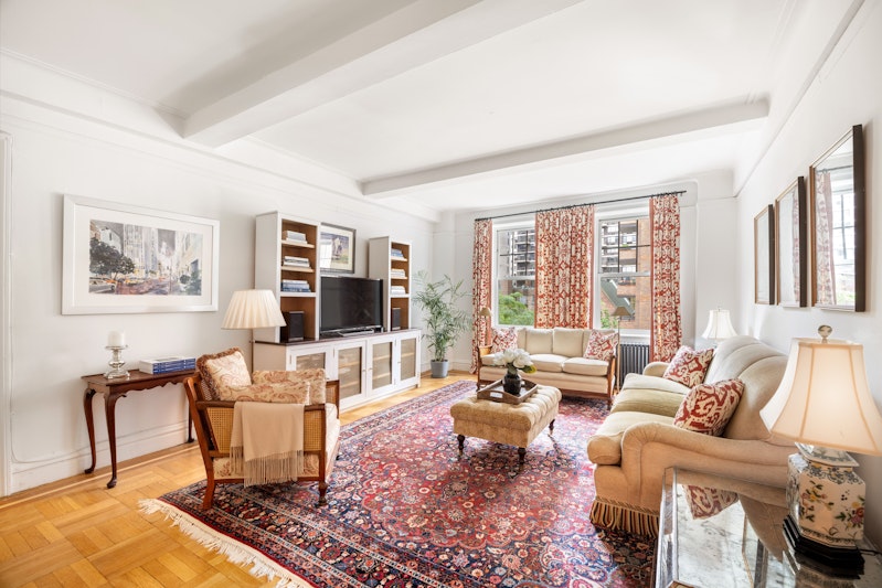 51 East 90th Street 5B, Upper East Side, Upper East Side, NYC - 3 Bedrooms  
3 Bathrooms  
6 Rooms - 