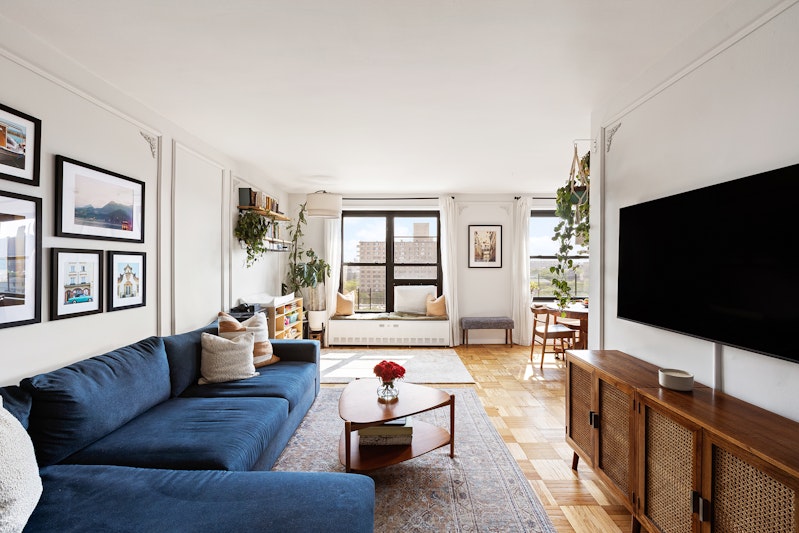 205 Clinton Avenue 11F, Clinton Hill, Brooklyn, New York - 2 Bedrooms  
1 Bathrooms  
5 Rooms - 