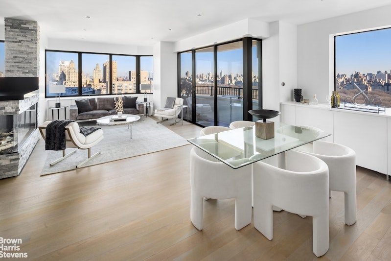 22 West 66th Street Ph2526, Upper West Side, Upper West Side, NYC - 4 Bedrooms  
4.5 Bathrooms  
8 Rooms - 