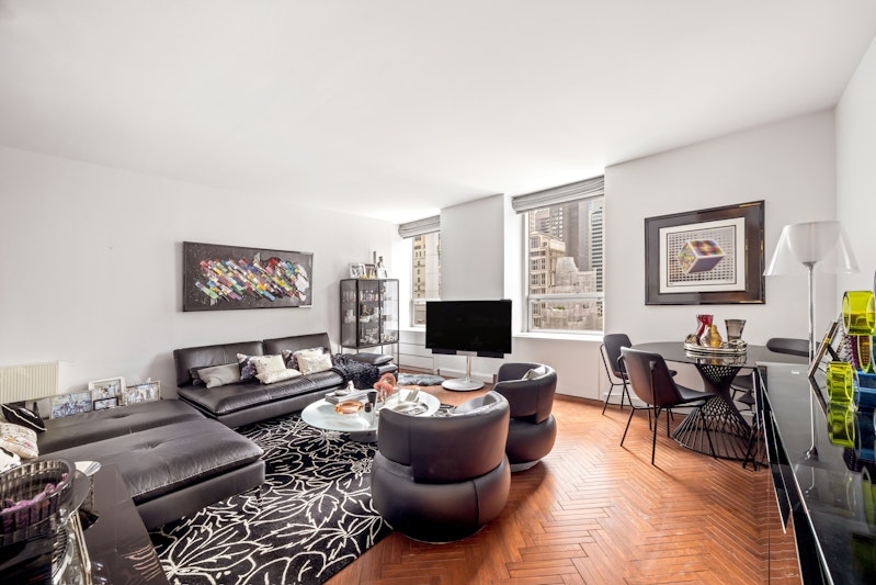 15 West 53rd Street 15H, Midtown West, Midtown West, NYC - 1 Bedrooms  
1 Bathrooms  
3 Rooms - 