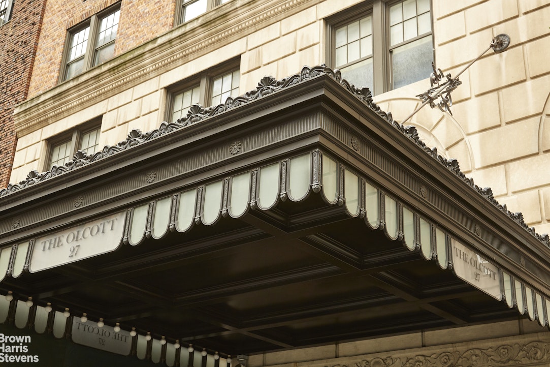 Photo 1 of 27 West 72nd Street 903, Upper West Side, NYC, $8,200, Web #: 23492813