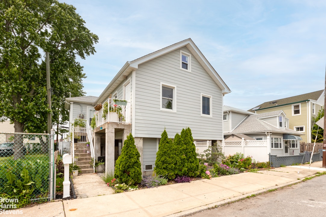Photo 1 of 5 Cyrus Avenue, Gerritsen Beach, New York, $649,000, Web #: 23493270