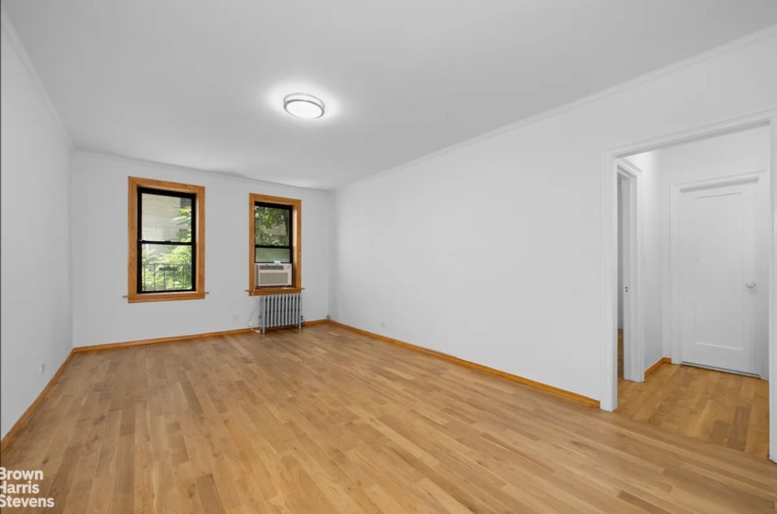 Photo 1 of 210 East 75th Street 4E, Upper East Side, NYC, $4,300, Web #: 23494051