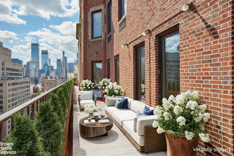 720 Park Avenue Ph13a, Upper East Side, Upper East Side, NYC - 3 Bedrooms  
4.5 Bathrooms  
11 Rooms - 