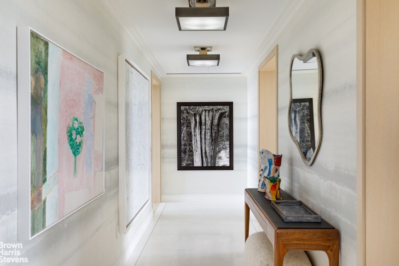 200 Amsterdam Avenue 32B, Upper West Side, Upper West Side, NYC - 3 Bedrooms  
3.5 Bathrooms  
6 Rooms - 