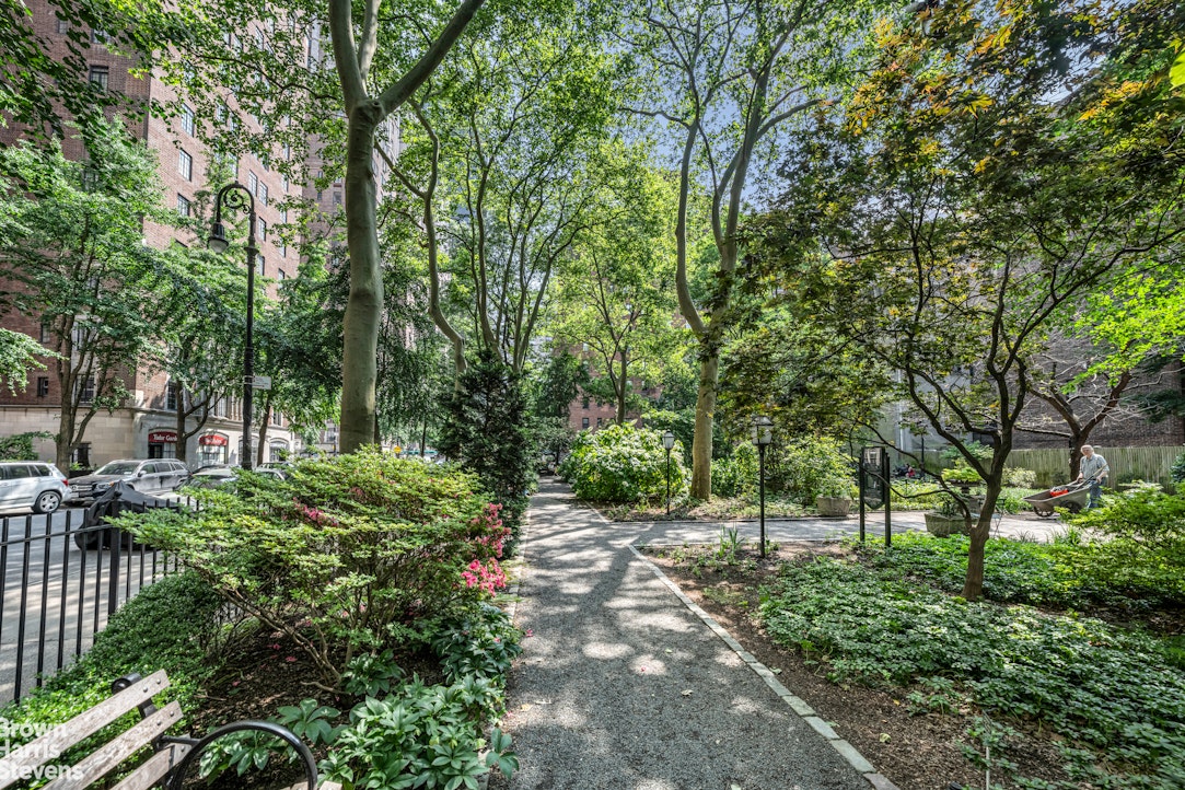 324 East 41st Street 904C Tudor City New York NY 10017