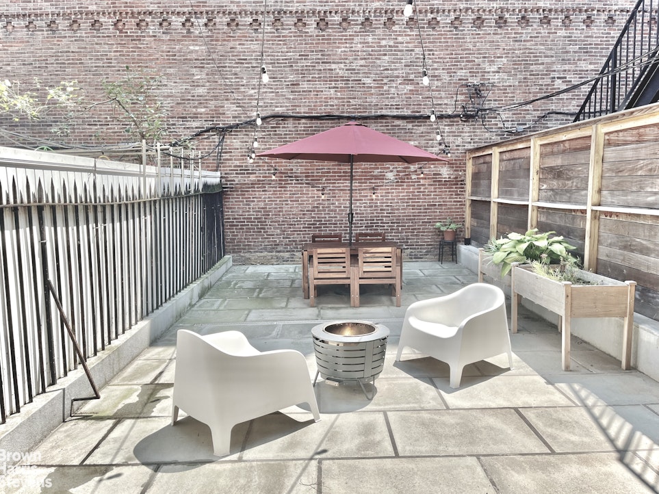 Photo 1 of 4 First Place 1, Carroll Gardens, New York, $3,800, Web #: 23502816