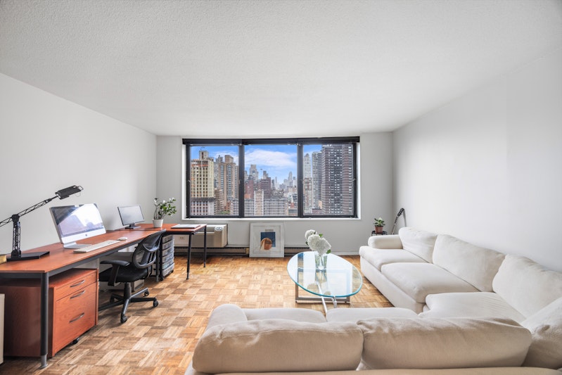 Property for Sale at 1619 Third Avenue 17J, Upper East Side, Upper East Side, NYC - Bedrooms: 1 
Bathrooms: 1 
Rooms: 3  - $829,000