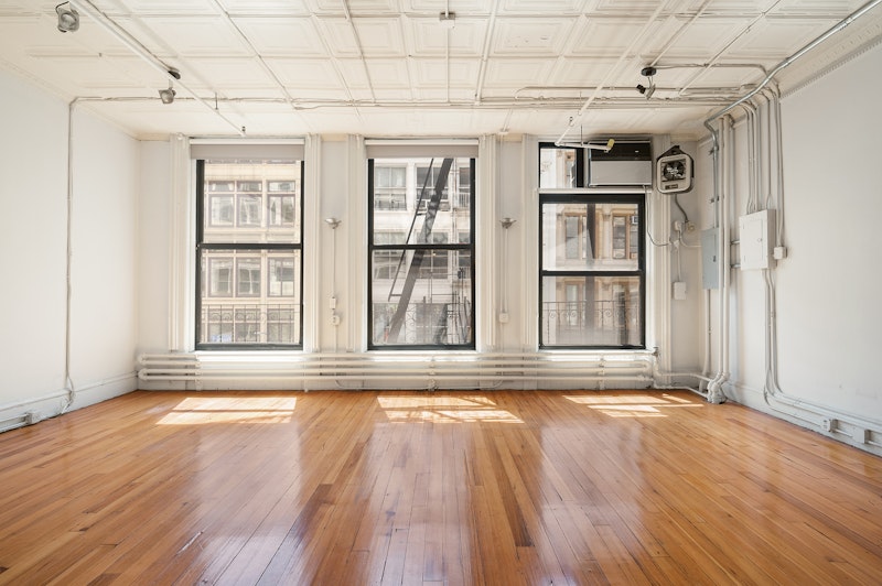 547 Broadway 3, Soho, Downtown, NYC - 1 Bedrooms  
1.5 Bathrooms  
5 Rooms - 