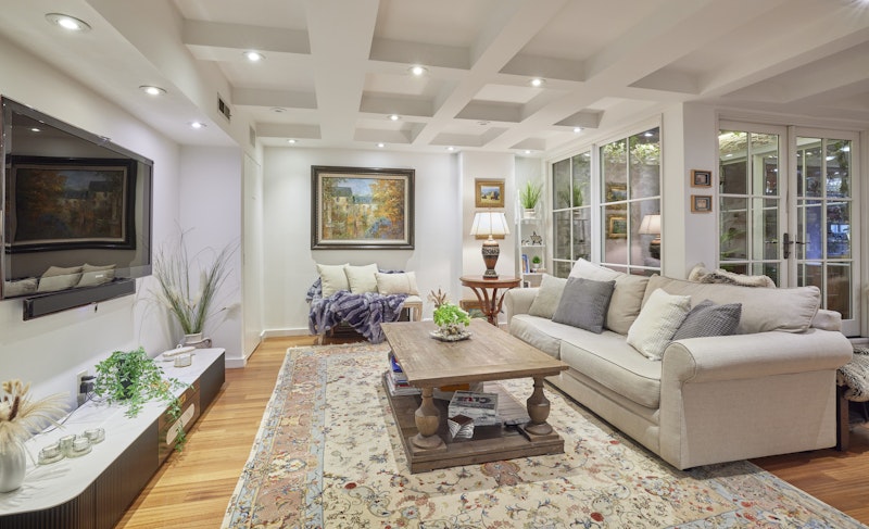 253 West 73rd Street 3A, Upper West Side, Upper West Side, NYC - 2 Bedrooms  
2 Bathrooms  
5 Rooms - 