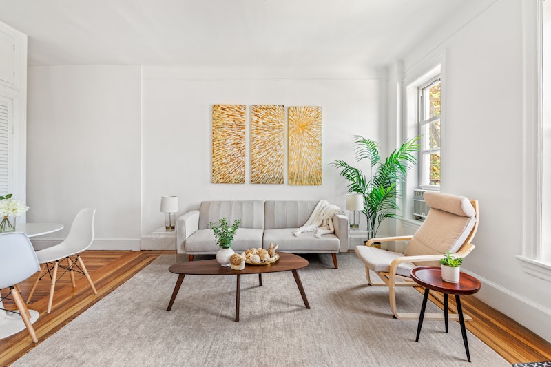 570 44th St 6, Sunset Park, Brooklyn, New York - 2 Bedrooms  
1 Bathrooms  
4 Rooms - 