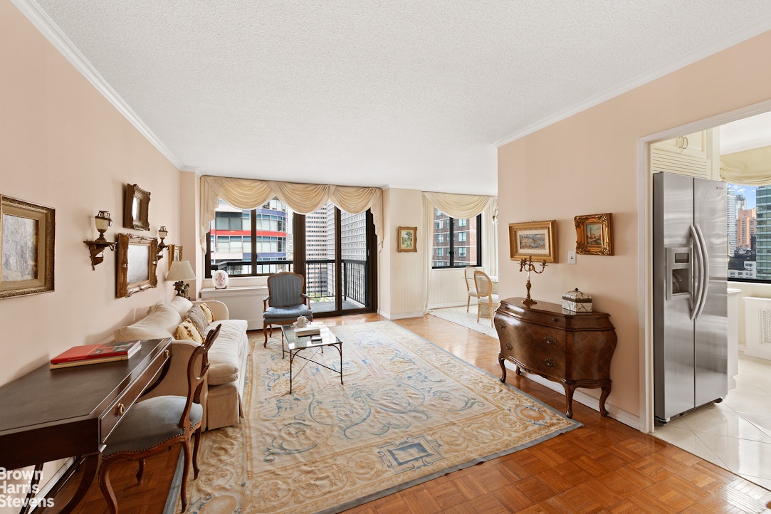 300 East 54th Street 22H Sutton Place New York NY 10022