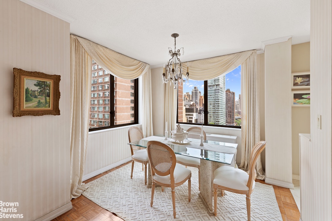 300 East 54th Street 22H Sutton Place New York NY 10022