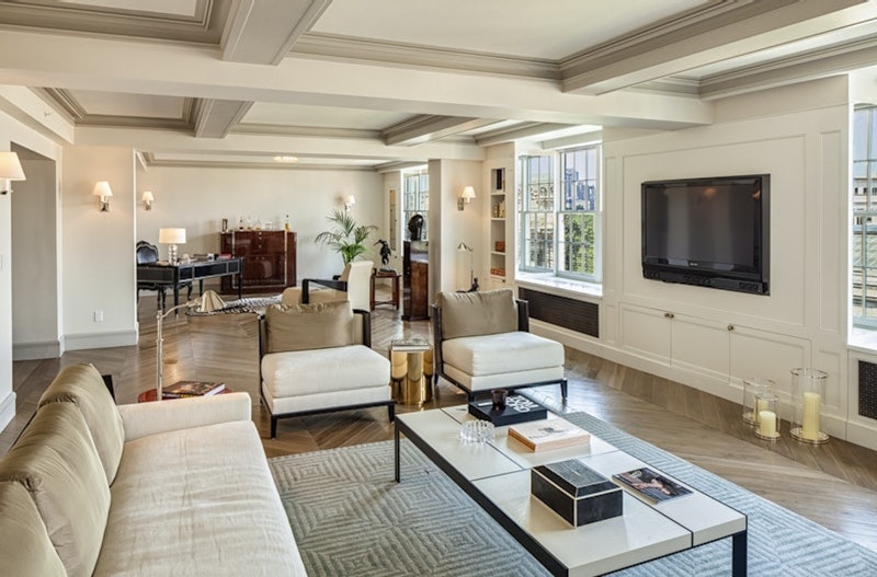 995 Fifth Avenue 9S, Upper East Side, Upper East Side, NYC - 3 Bedrooms  
3.5 Bathrooms  
6 Rooms - 