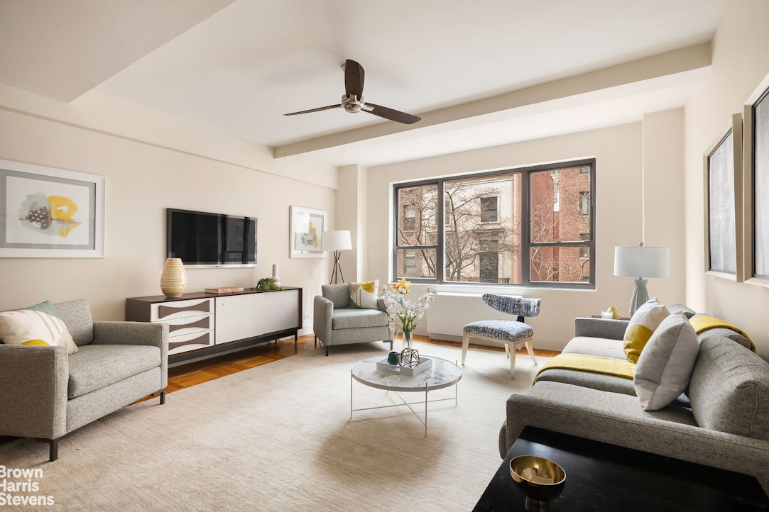 Photo 1 of 30 East 37th Street 4H, Midtown East, NYC, $7,950, Web #: 23527450